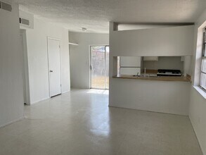 8154 St Andrew Ln in El Paso, TX - Foto de edificio - Building Photo