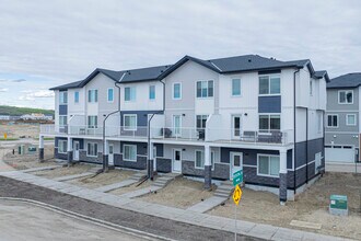 Pine Creek in Calgary, AB - Building Photo - Building Photo