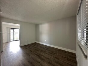 529 SW 4th St in Miami, FL - Building Photo - Building Photo