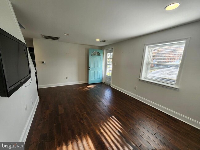 51 Bunting Ln in Aston, PA - Building Photo - Building Photo