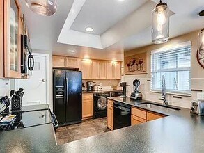 5904 S Willow Way in Greenwood Village, CO - Building Photo - Building Photo