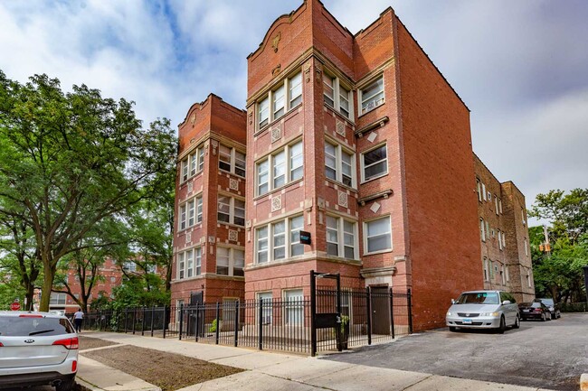 Harper Court in Chicago, IL - Building Photo - Building Photo