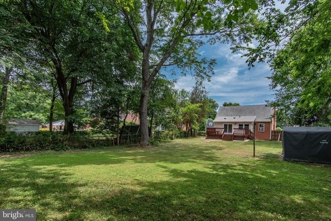 3034 Fenwick Rd in Falls Church, VA - Foto de edificio - Building Photo
