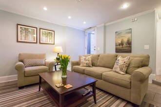 513 7th St SE, Unit B in Washington, DC - Building Photo - Building Photo