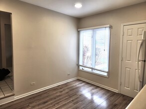 703 Ascot Ct in Libertyville, IL - Building Photo - Building Photo
