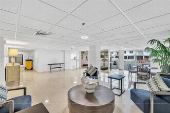 4511 S Ocean Blvd in Highland Beach, FL - Building Photo - Building Photo