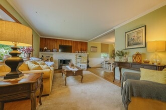 11 Atlas Ave in Malverne, NY - Building Photo - Building Photo