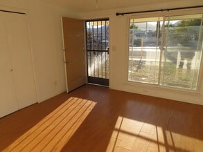 10052 Kenworthy St in El Paso, TX - Building Photo - Building Photo