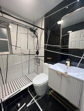 44 Van Cortlandt Park Ave-Unit -Ground Floor in Yonkers, NY - Building Photo - Building Photo