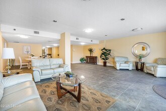 925 N Halifax Ave in Daytona Beach, FL - Building Photo - Building Photo