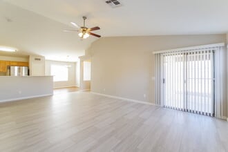 14338 N 129th Ave in El Mirage, AZ - Foto de edificio - Building Photo