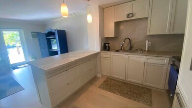 2850 NE 30th St, Unit 4 in Fort Lauderdale, FL - Foto de edificio - Building Photo