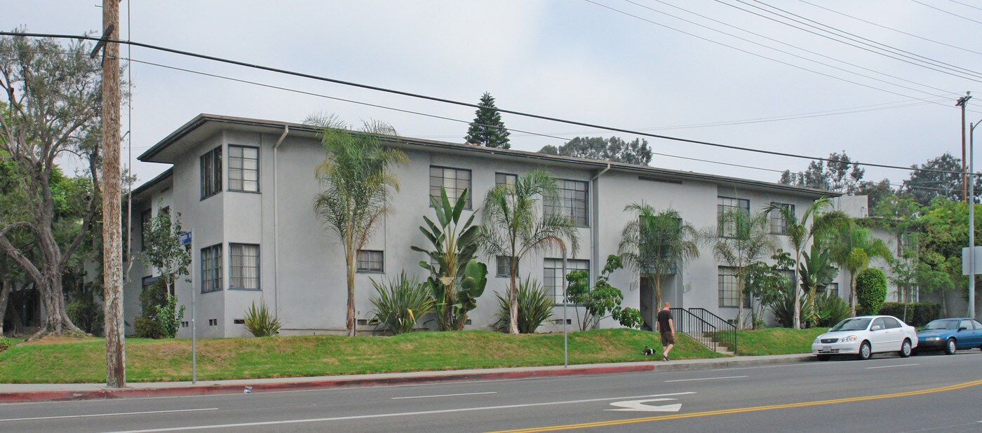 3470 Clarington Ave in Los Angeles, CA - Foto de edificio