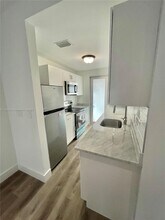 3931 Garden Ave-Unit -3931 in Miami Beach, FL - Foto de edificio - Building Photo