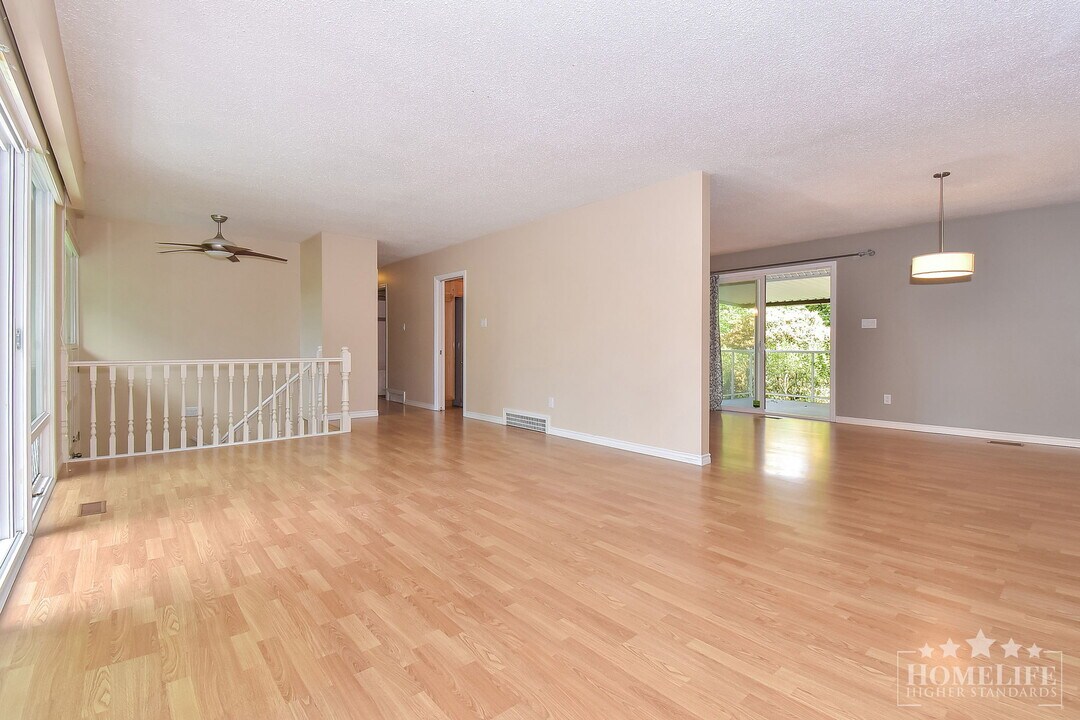 11078 Hamlin Dr in Delta, BC - Building Photo