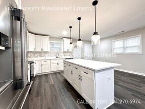 2000 St John St in Charlotte, NC - Building Photo - Building Photo