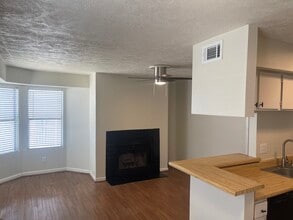 4441 Old College Rd, Unit #4201 in Bryan, TX - Building Photo - Building Photo