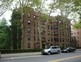 150 E Hartsdale Ave Apartments