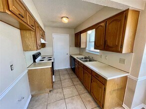 1105 Valley View Dr in Red Oak, TX - Building Photo - Building Photo