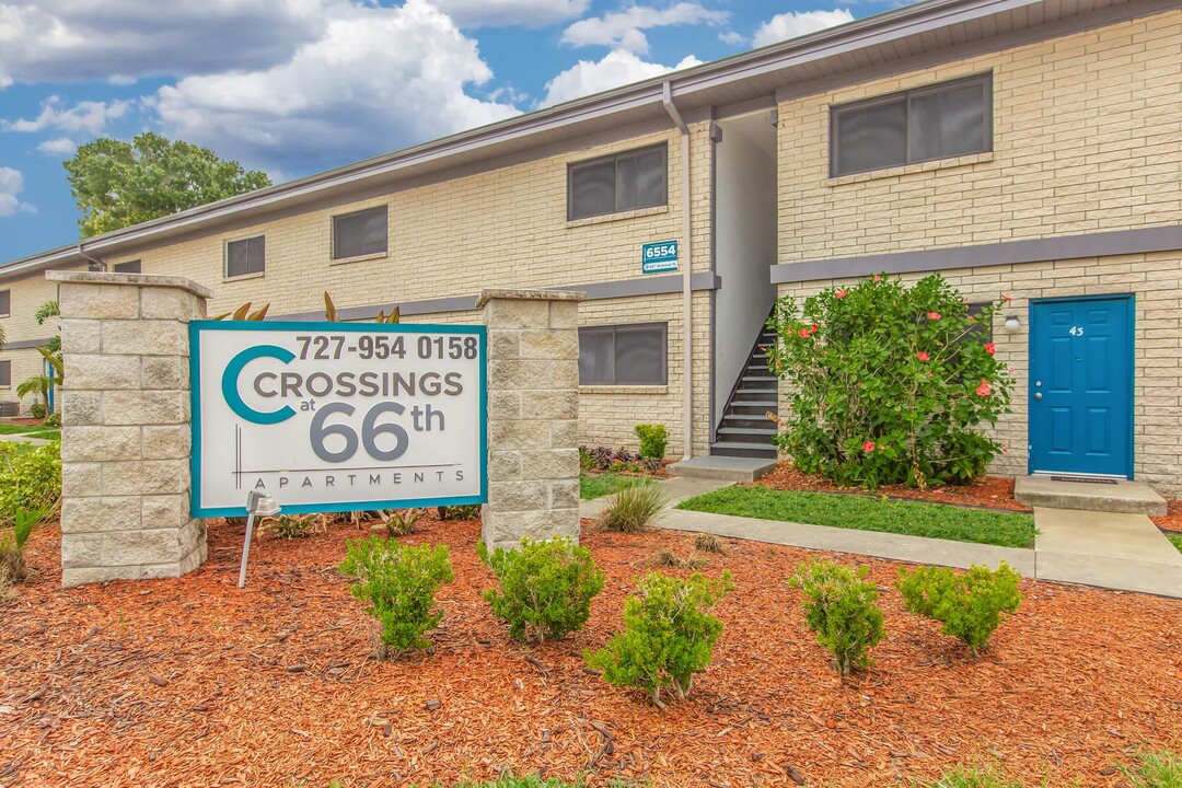 Crossings at 66th in St. Petersburg, FL - Foto de edificio