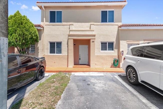 360 NW 114th Ave in Miami, FL - Building Photo - Building Photo
