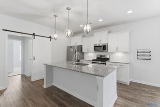 100 Sartain St in New Market, AL - Building Photo - Building Photo