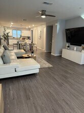 4474 Louvre Ln in Sacramento, CA - Building Photo - Building Photo