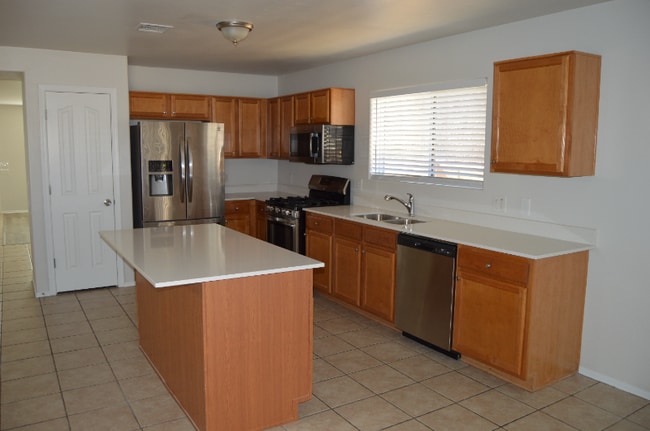 2150 W Sunset Surprise Ct in Tucson, AZ - Building Photo - Building Photo