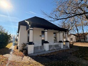 1230 W 9th St in Joplin, MO - Building Photo - Building Photo