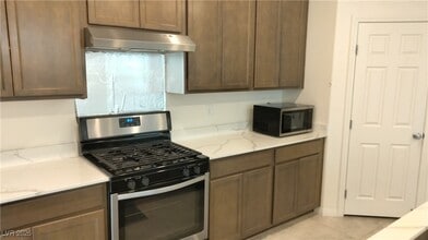 7513 Lush Oasis Ave. in Las Vegas, NV - Building Photo - Building Photo