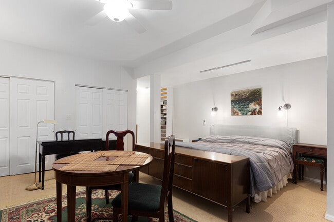 property at 3512 W Leland Ave