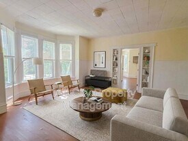 126 Harrison St in Manchester, NH - Building Photo