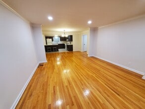 216 Glen Ave, Unit Second Floor in Palisades Park, NJ - Foto de edificio - Building Photo
