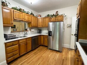 217 Freeman St in Brookline, MA - Building Photo - Building Photo