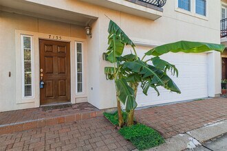 7155 Windwater Lagoon Dr in Houston, TX - Building Photo - Building Photo