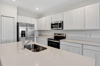 539 Rivergrass St in Port St. Lucie, FL - Building Photo - Building Photo