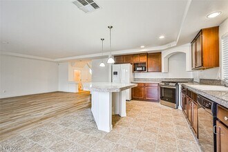 6745 Philharmonic Ave in Las Vegas, NV - Building Photo - Building Photo