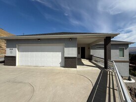 1908 Dorner Pl in Wenatchee, WA - Building Photo