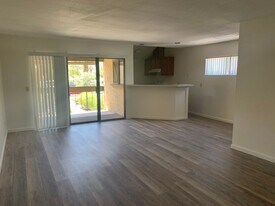 5300 E Waverly Dr in Palm Springs, CA - Building Photo