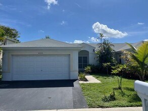 4020 SW 72nd Way in Davie, FL - Building Photo - Building Photo