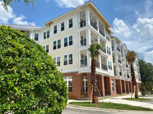 Flats at Tioga Town Center in Newberry, FL - Foto de edificio - Building Photo