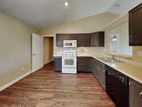 4383 Arlington Cir in Indianapolis, IN - Foto de edificio - Building Photo