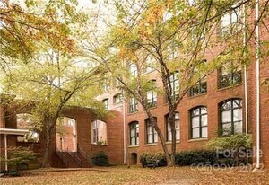 201 S Hoskins Rd, Unit Rare Loft Living in Charlotte, NC - Building Photo