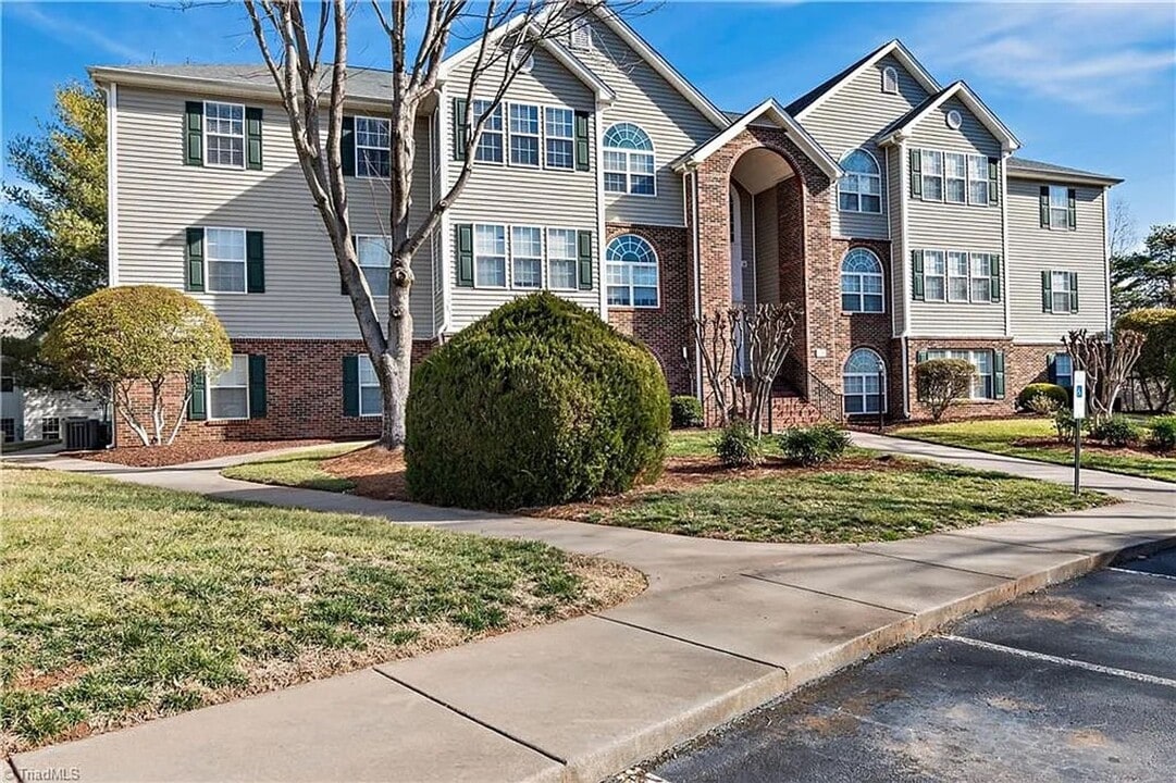 733 Scholastic Ct in Winston-Salem, NC - Building Photo