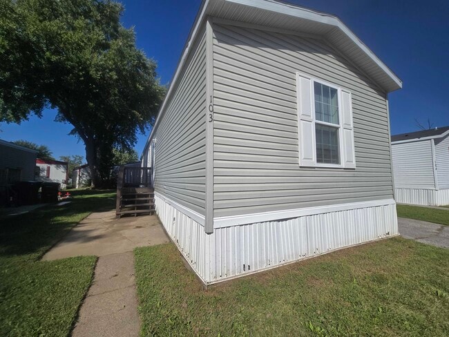 3510 N 9th St in Carter Lake, IA - Foto de edificio - Building Photo