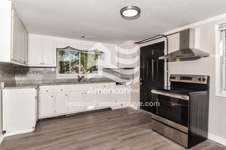 305 Virginia Ave in New Ellenton, SC - Foto de edificio - Building Photo