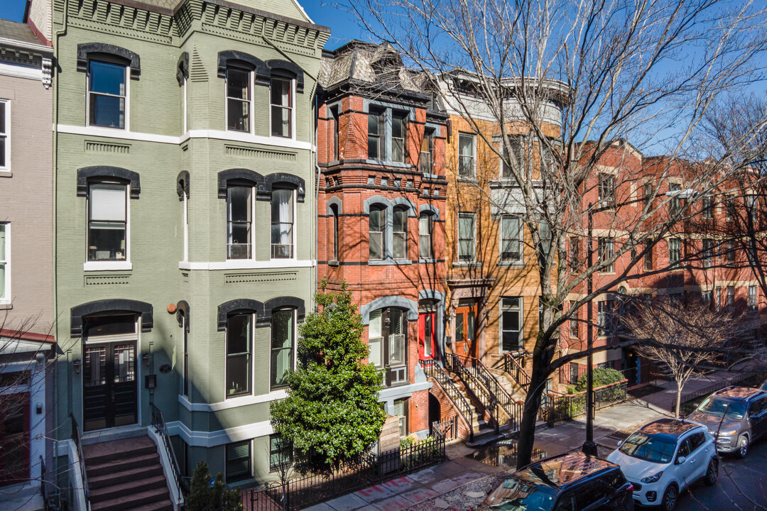 Savannah Row in Washington, DC - Building Photo