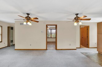 1049 Yoder Dr in Hartly, DE - Building Photo - Building Photo