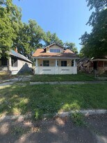 2217 Maryland Ave in Flint, MI - Building Photo