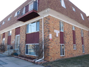 Fleetwood Apartments in Omaha, NE - Foto de edificio - Building Photo